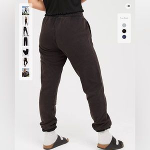 XS OFFLINE By Aerie Throw-Back Fleece Jogger in Black
